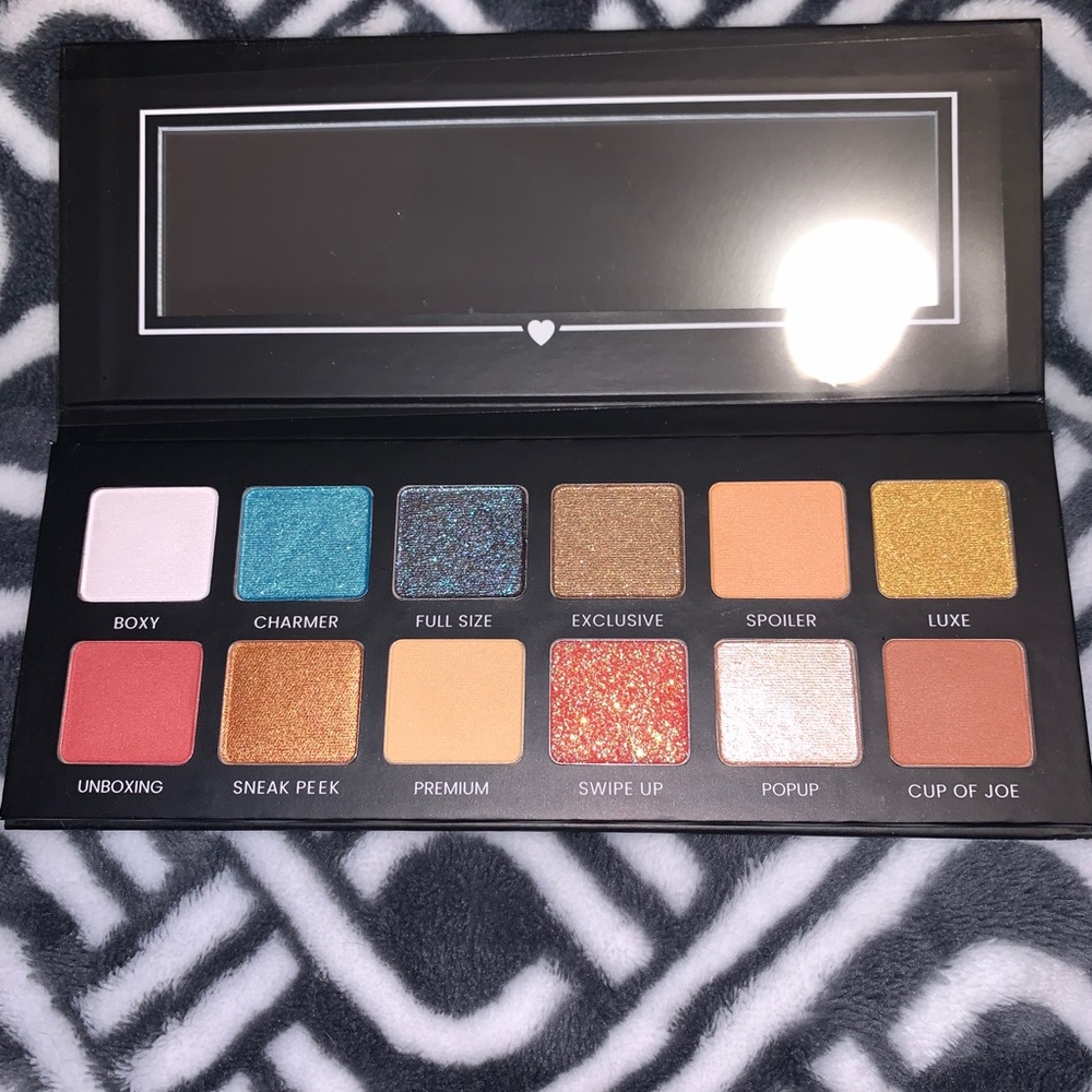NWT BOXYCHARM EYESHADOW PALETTE